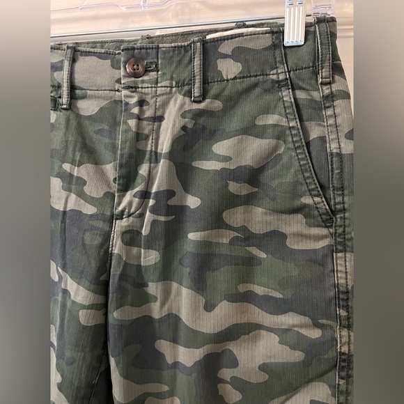 GAP Women’s  Green Camouflage Straight Leg  Pants Size 0 - Picture 3 of 5